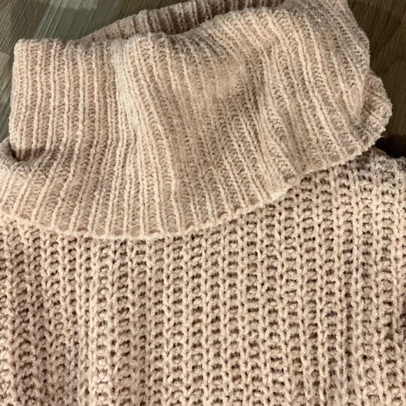 Blush pink Chenille turtleneck sweater - Picture 2 of 3